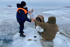 Не рискуйте: запорожцам советуют воздержаться от зимней рыбалки фото 2