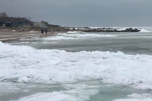 Полюбуйтесь: как выглядит Азовское море в &quot;ледовом плену&quot; фото
