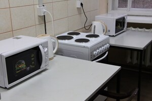 С кухней и душевыми: в Запорожье открыли центр для бездомных людей фото 4