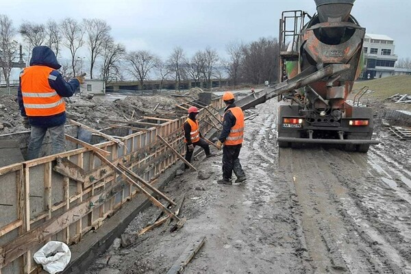 Работа кипит: как продвигается реконструкция Запорожской площади фото