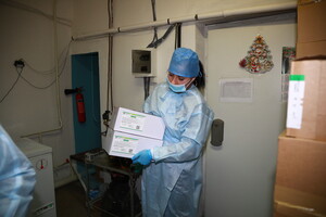 Хватит не всем: в Запорожье доставили первую партию вакцины фото 11