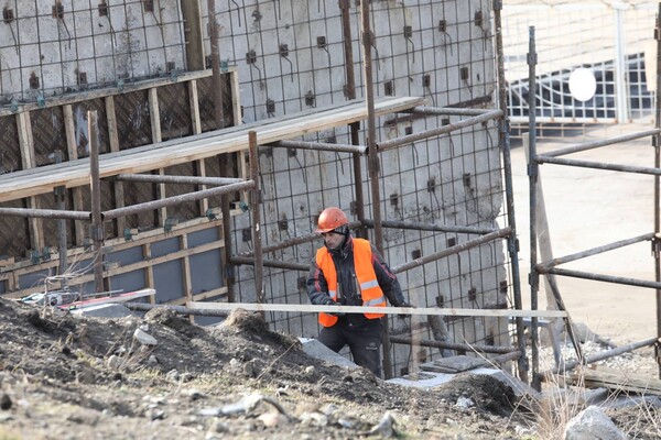 Спасают от разрушения: как продвигается строительство Запорожской площади фото 1