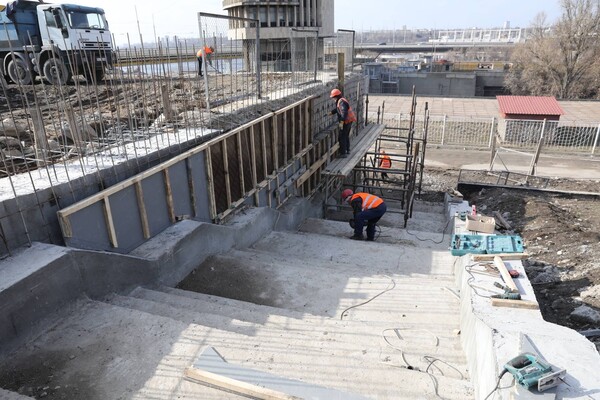 Спасают от разрушения: как продвигается строительство Запорожской площади фото 6