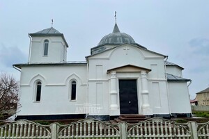 Окунитесь в историю: в Запорожской области тела умерших хранили в погребе храма фото