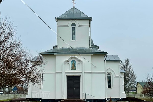 Окунитесь в историю: в Запорожской области тела умерших хранили в погребе храма фото 3