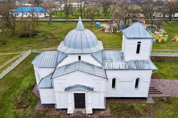 Окунитесь в историю: в Запорожской области тела умерших хранили в погребе храма фото 6