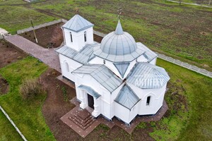 Окунитесь в историю: в Запорожской области тела умерших хранили в погребе храма фото 11