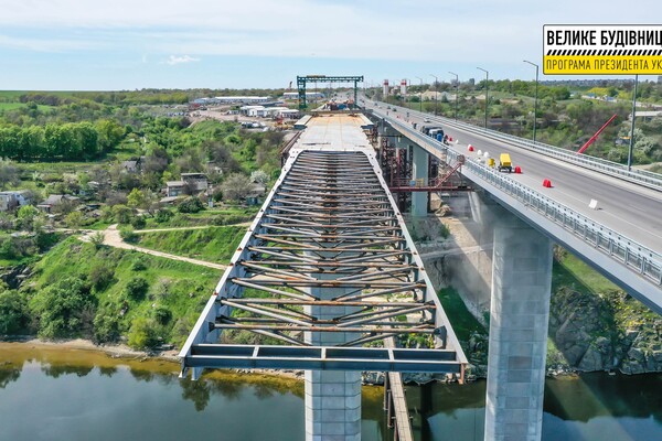 Пока что без &quot;Захария&quot;: на запорожских мостах продолжается строительство фото 1