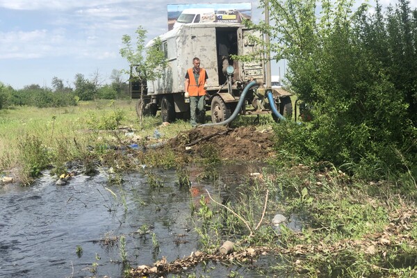 Из-за аварии: весь Бердянск остался без водоснабжения фото 1