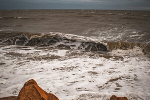 Атмосферные кадры: как выглядит штормящее море в Бердянске фото 11